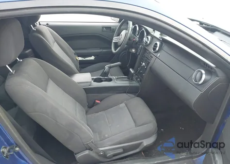 2005 Ford Mustang V6 Deluxe/V6 Premium из США, поврежденный, VIN 1ZVFT80N955103890